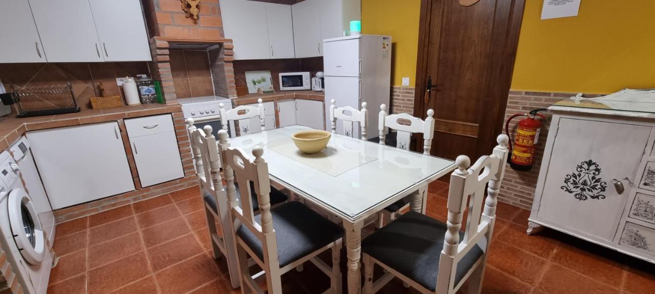 Apartamento Turistico "El Rincon De La Pernila" Guadalupe  Exterior photo